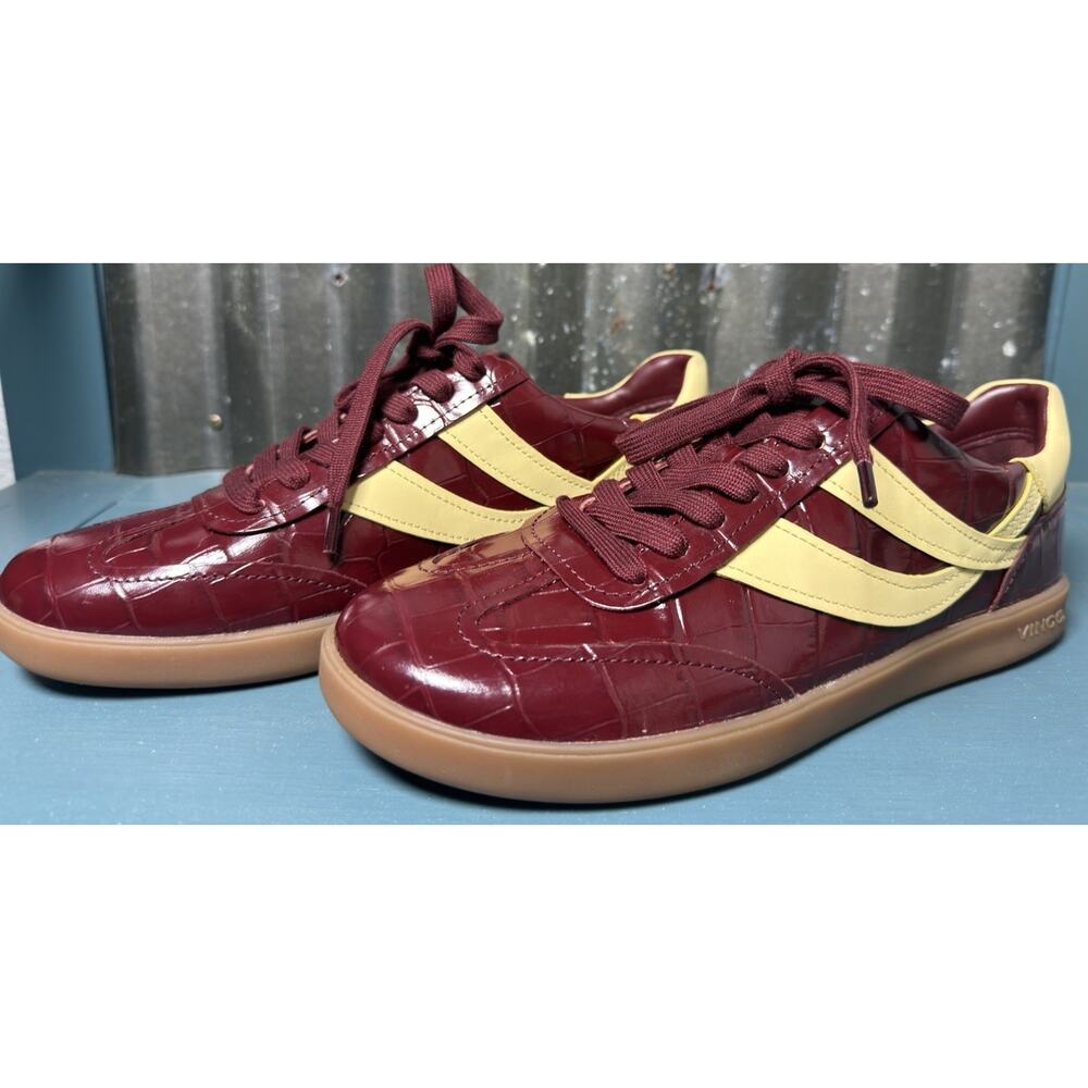 Vince Oasis Croc Embossed Leather Sneakers Red Mens 6.5 Womens 8/8.5 NEW Luxury
